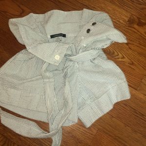 Paper Bag Waist Button blue and white Searsucker Shorts Sz small